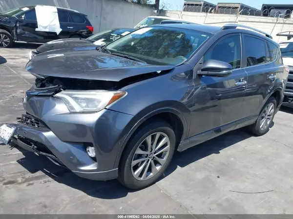2T3YFREV4HW330306 2017 TOYOTA RAV 4 - Image 2