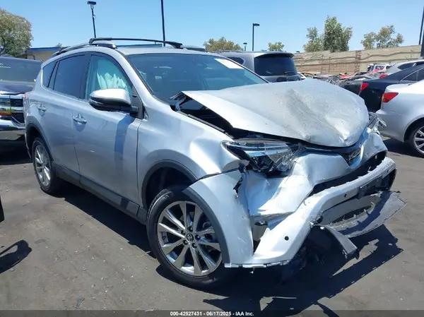 2T3YFREV4JW454940 2018 TOYOTA RAV 4 - Image 1