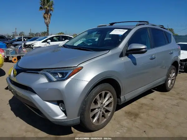 2T3YFREV4JW477313 2018 TOYOTA RAV 4 - Image 2
