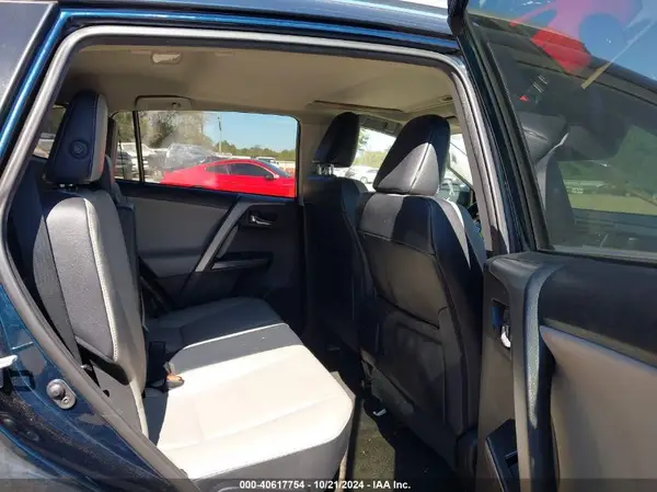 2T3YFREV5HW321243 2017 TOYOTA RAV 4 - Image 8