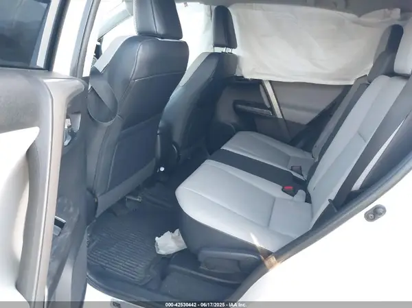 2T3YFREV5HW335093 2017 TOYOTA RAV 4 - Image 8