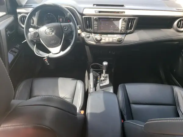 2T3YFREV6HW318724 2017 TOYOTA RAV 4 - Image 8