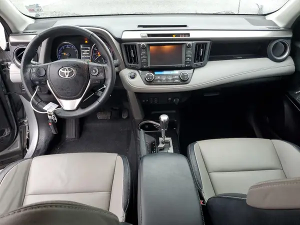 2T3YFREV6JW510215 2018 TOYOTA RAV 4 - Image 8