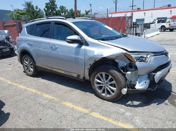 2T3YFREV7HW315671 2017 TOYOTA RAV 4 - Image 1