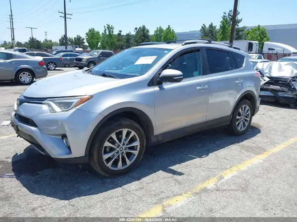 2T3YFREV7HW315671 2017 TOYOTA RAV 4 - Image 2