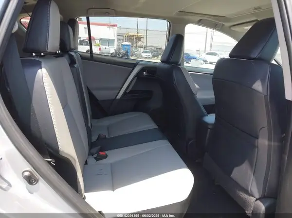 2T3YFREV7HW315671 2017 TOYOTA RAV 4 - Image 8