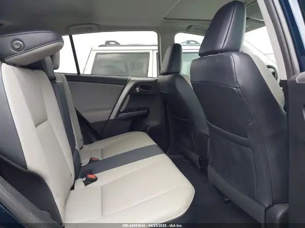 2T3YFREV7HW345673 2017 TOYOTA RAV 4 - Image 8