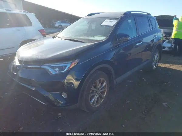 2T3YFREV7HW349660 2017 TOYOTA RAV 4 - Image 2