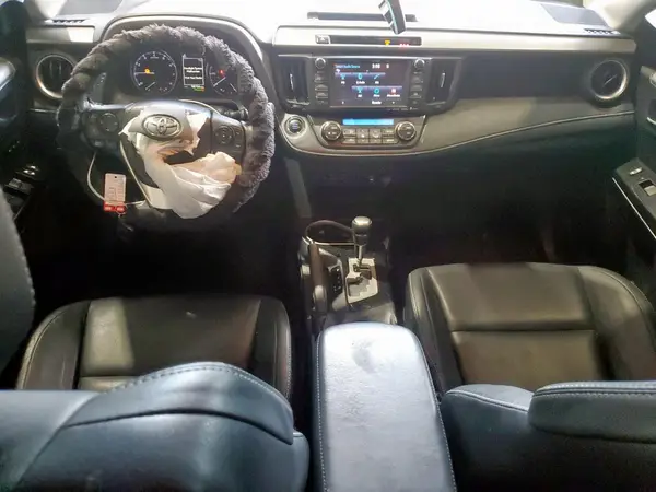 2T3YFREV7HW374686 2017 TOYOTA RAV 4 - Image 8