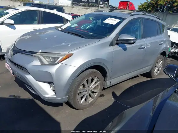 2T3YFREV8HW334780 2017 TOYOTA RAV 4 - Image 2