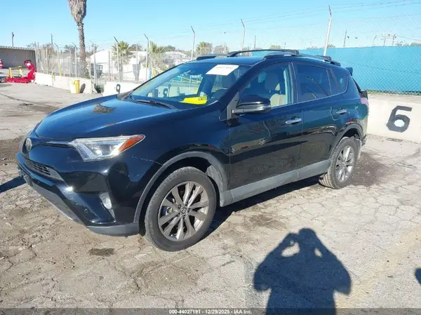 2T3YFREV8HW347318 2017 TOYOTA RAV 4 - Image 2