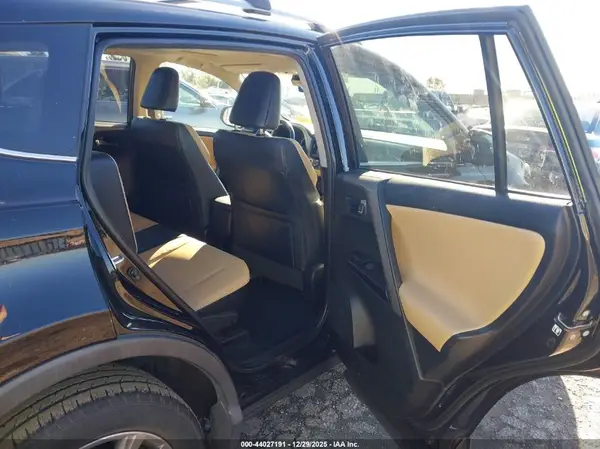 2T3YFREV8HW347318 2017 TOYOTA RAV 4 - Image 8