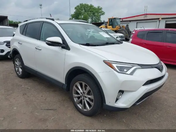 2T3YFREV8HW398074 2017 TOYOTA RAV 4 - Image 1