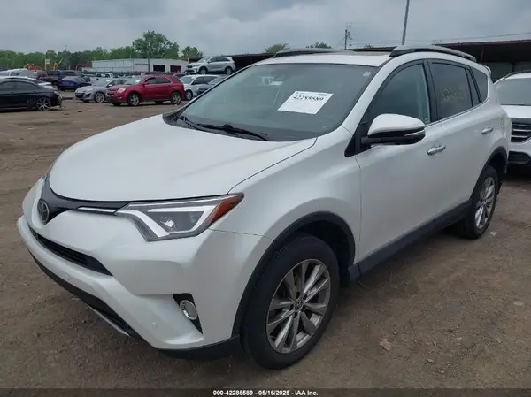2T3YFREV8HW398074 2017 TOYOTA RAV 4 - Image 2