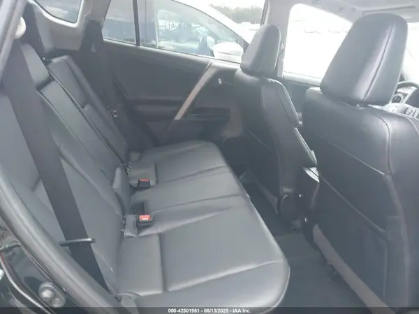 2T3YFREV8JW431659 2018 TOYOTA RAV 4 - Image 8