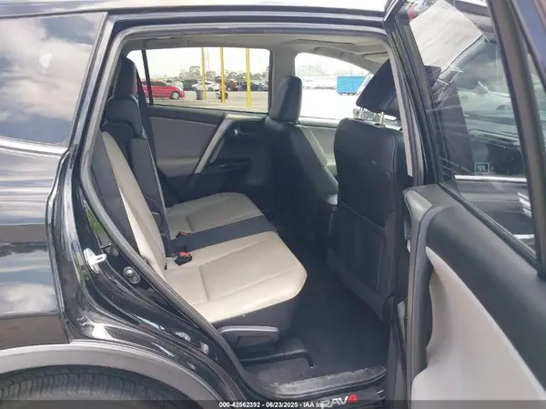 2T3YFREV9GW269338 2016 TOYOTA RAV 4 - Image 8
