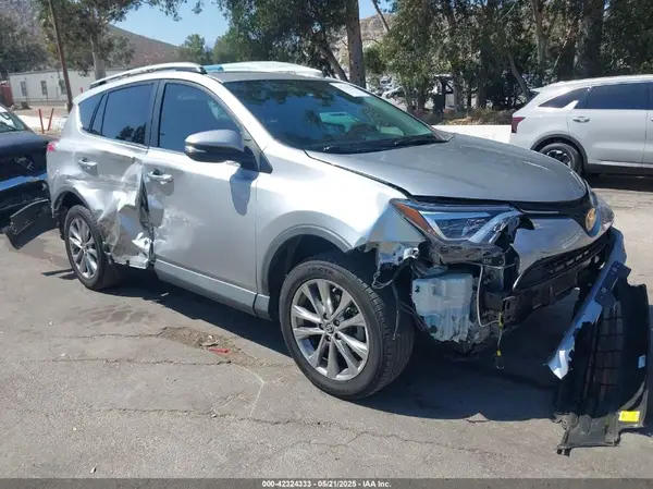 2T3YFREV9HW320709 2017 TOYOTA RAV 4 - Image 1