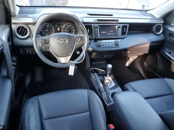 2T3YFREV9JW422355 2018 TOYOTA RAV 4 - Image 8