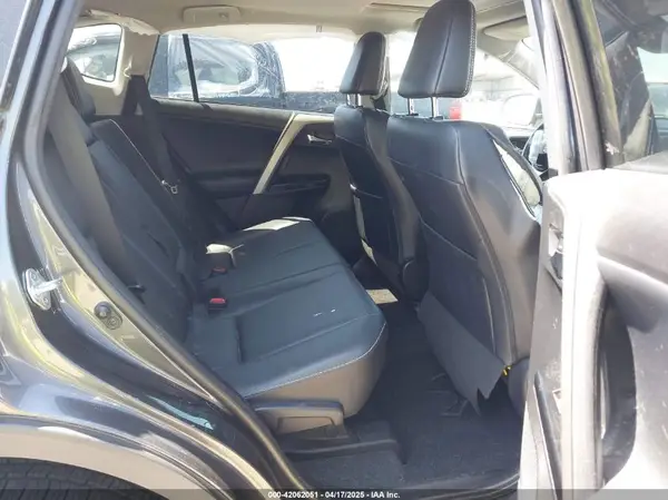 2T3YFREVXHW328642 2017 TOYOTA RAV 4 - Image 8