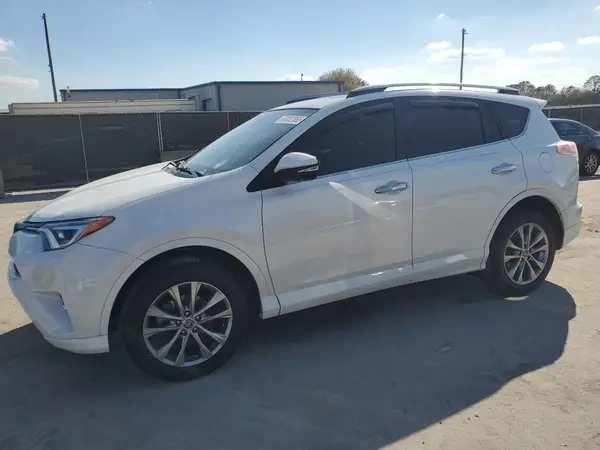 2T3YFREVXHW340970 2017 TOYOTA RAV 4 - Image 1