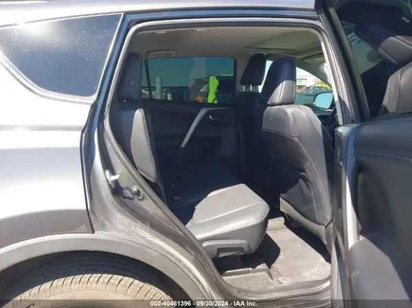 2T3YFREVXHW366887 2017 TOYOTA RAV 4 - Image 8