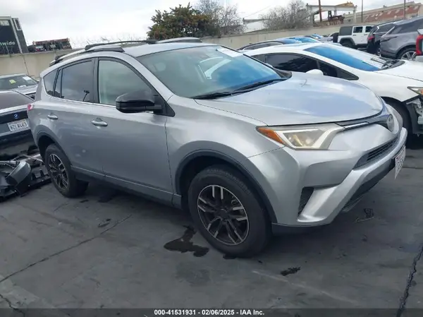 2T3ZFREV0HW351772 2017 TOYOTA RAV 4 - Image 1