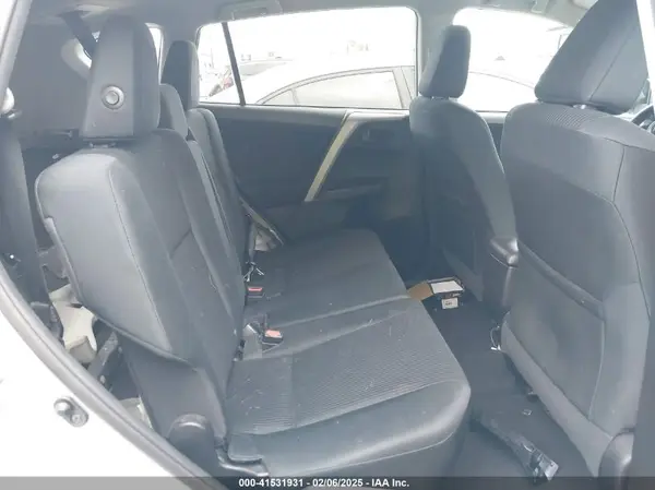 2T3ZFREV0HW351772 2017 TOYOTA RAV 4 - Image 8