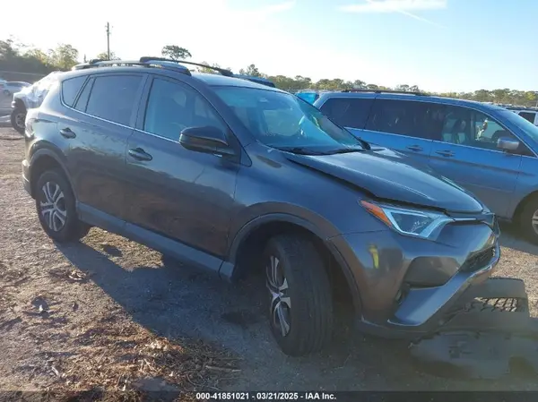 2T3ZFREV0HW354624 2017 TOYOTA RAV 4 - Image 1