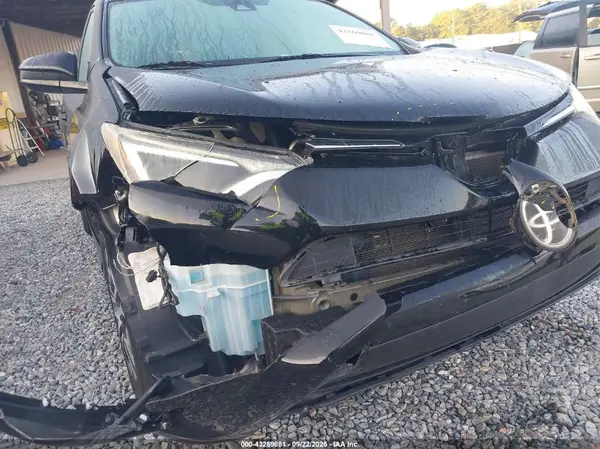 2018 TOYOTA RAV 4 auction photo 6