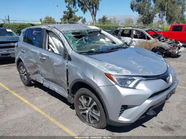 2T3ZFREV0JW511221 2018 TOYOTA RAV 4 - Image 1