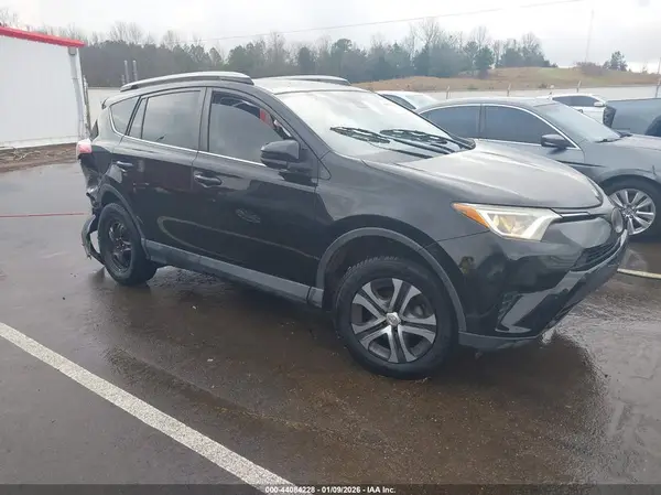 2T3ZFREV0JW511820 2018 TOYOTA RAV 4 - Image 1
