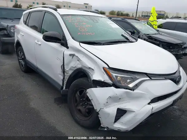 2T3ZFREV1HW331448 2017 TOYOTA RAV 4 - Image 1
