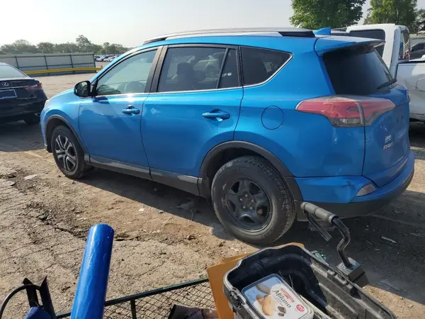 2T3ZFREV1HW364742 2017 TOYOTA RAV 4 - Image 2