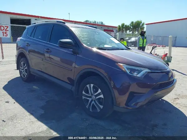 2T3ZFREV1HW395392 2017 TOYOTA RAV 4 - Image 1