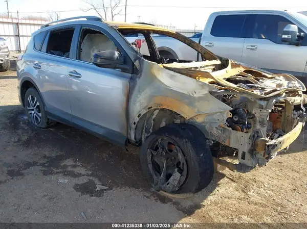 2T3ZFREV2HW337517 2017 TOYOTA RAV 4 - Image 1