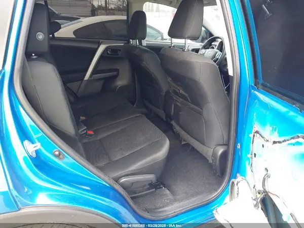 2T3ZFREV2HW394624 2017 TOYOTA RAV 4 - Image 8