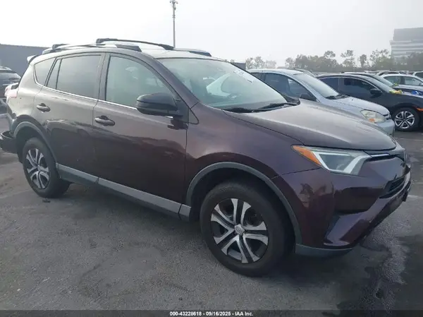 2T3ZFREV3HW374673 2017 TOYOTA RAV 4 - Image 1