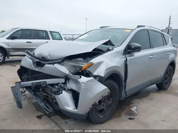 2T3ZFREV4GW280591 2016 TOYOTA RAV 4 - Image 2