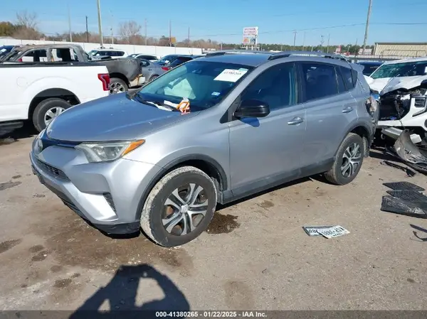 2T3ZFREV4HW319567 2017 TOYOTA RAV 4 - Image 2
