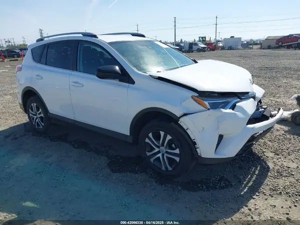 2T3ZFREV4HW368414 2017 TOYOTA RAV 4 - Image 1