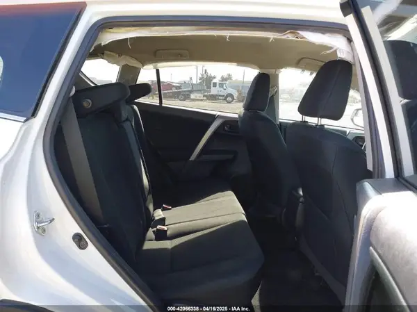 2T3ZFREV4HW368414 2017 TOYOTA RAV 4 - Image 8