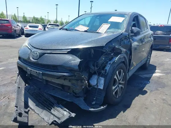 2T3ZFREV4JW415267 2018 TOYOTA RAV 4 - Image 2