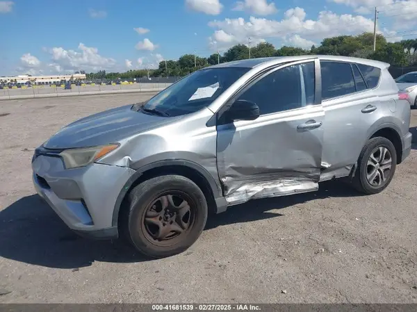 2T3ZFREV4JW422588 2018 TOYOTA RAV 4 - Image 2