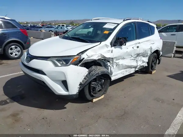 2T3ZFREV4JW424616 2018 TOYOTA RAV 4 - Image 2