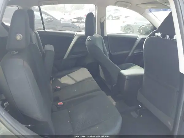 2T3ZFREV4JW451766 2018 TOYOTA RAV 4 - Image 8