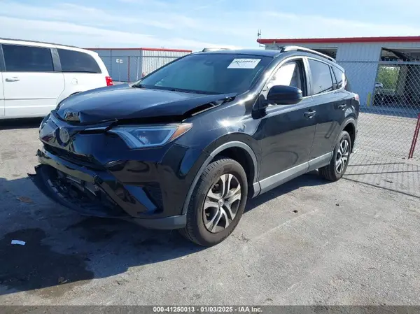 2T3ZFREV4JW458507 2018 TOYOTA RAV 4 - Image 2