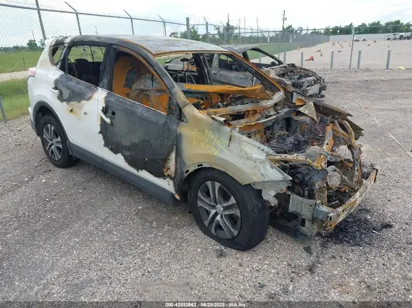 2T3ZFREV4JW475534 2018 TOYOTA RAV 4 - Image 1