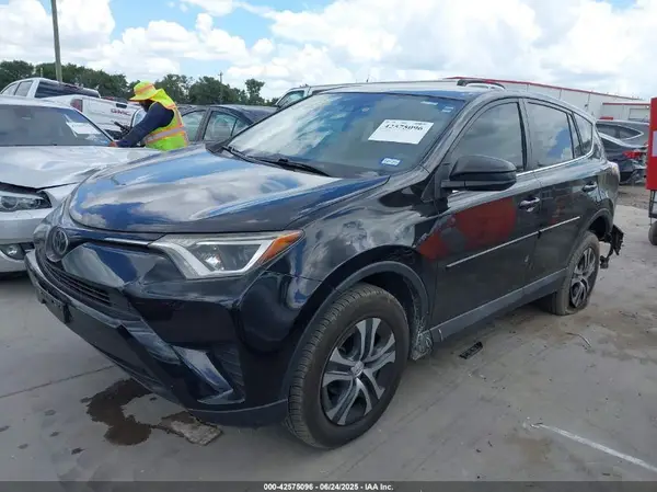 2T3ZFREV4JW501856 2018 TOYOTA RAV 4 - Image 2