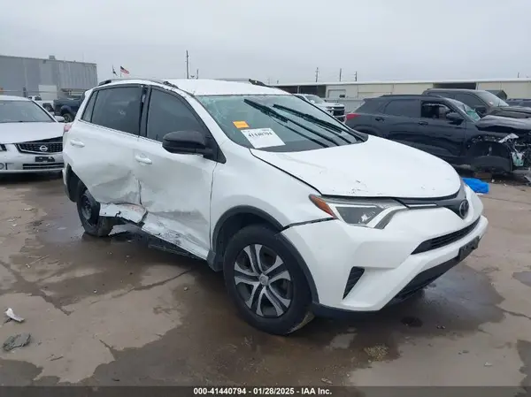 2T3ZFREV5HW313079 2017 TOYOTA RAV 4 - Image 1