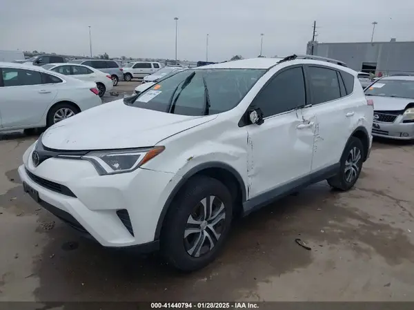2T3ZFREV5HW313079 2017 TOYOTA RAV 4 - Image 2